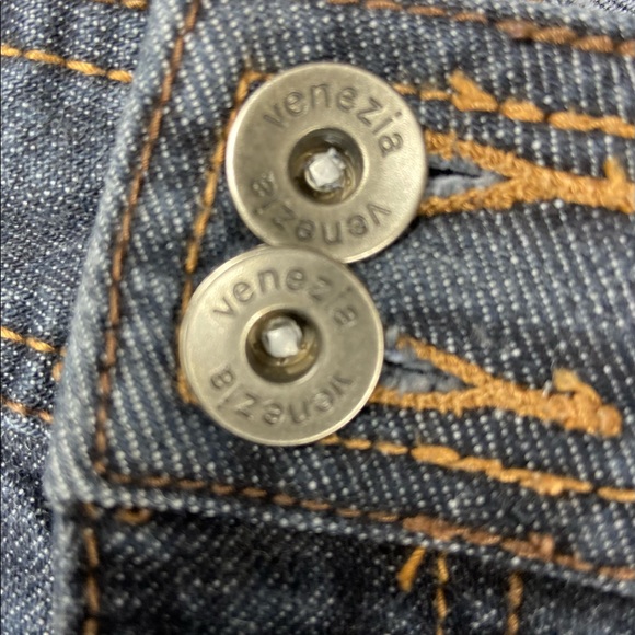 Venezia Stretch Capris - Size 4 (Red Triangle) or Size 20 per new size chart - Picture 2 of 8